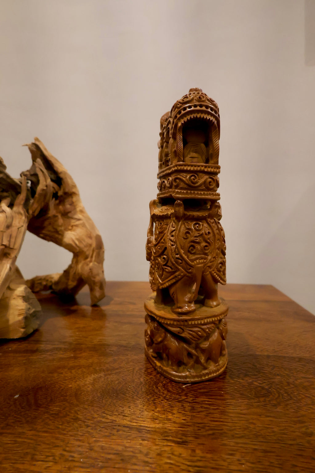 Sandalwood Antique Royal Safari Statue