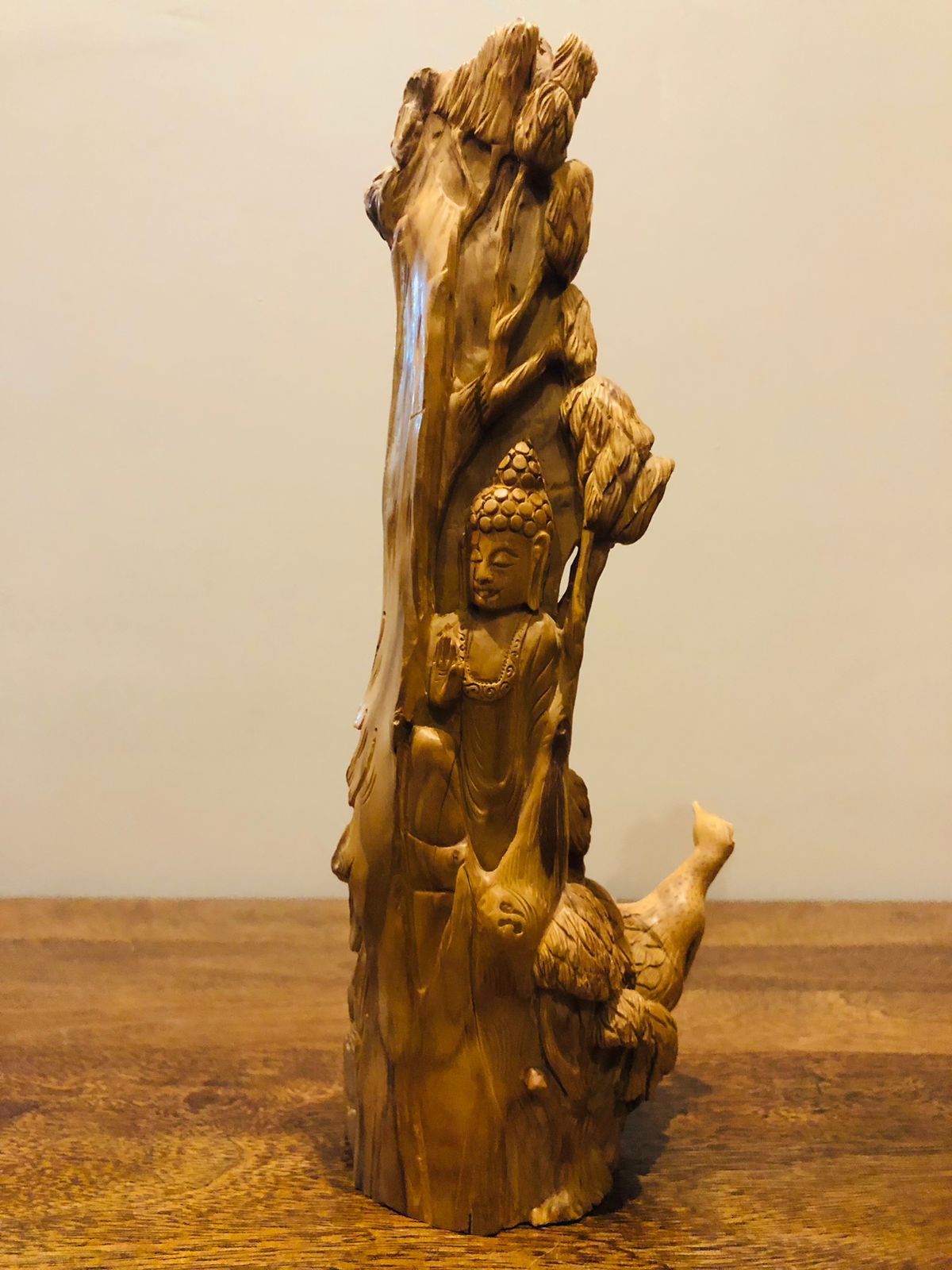 Sandalwood root carving