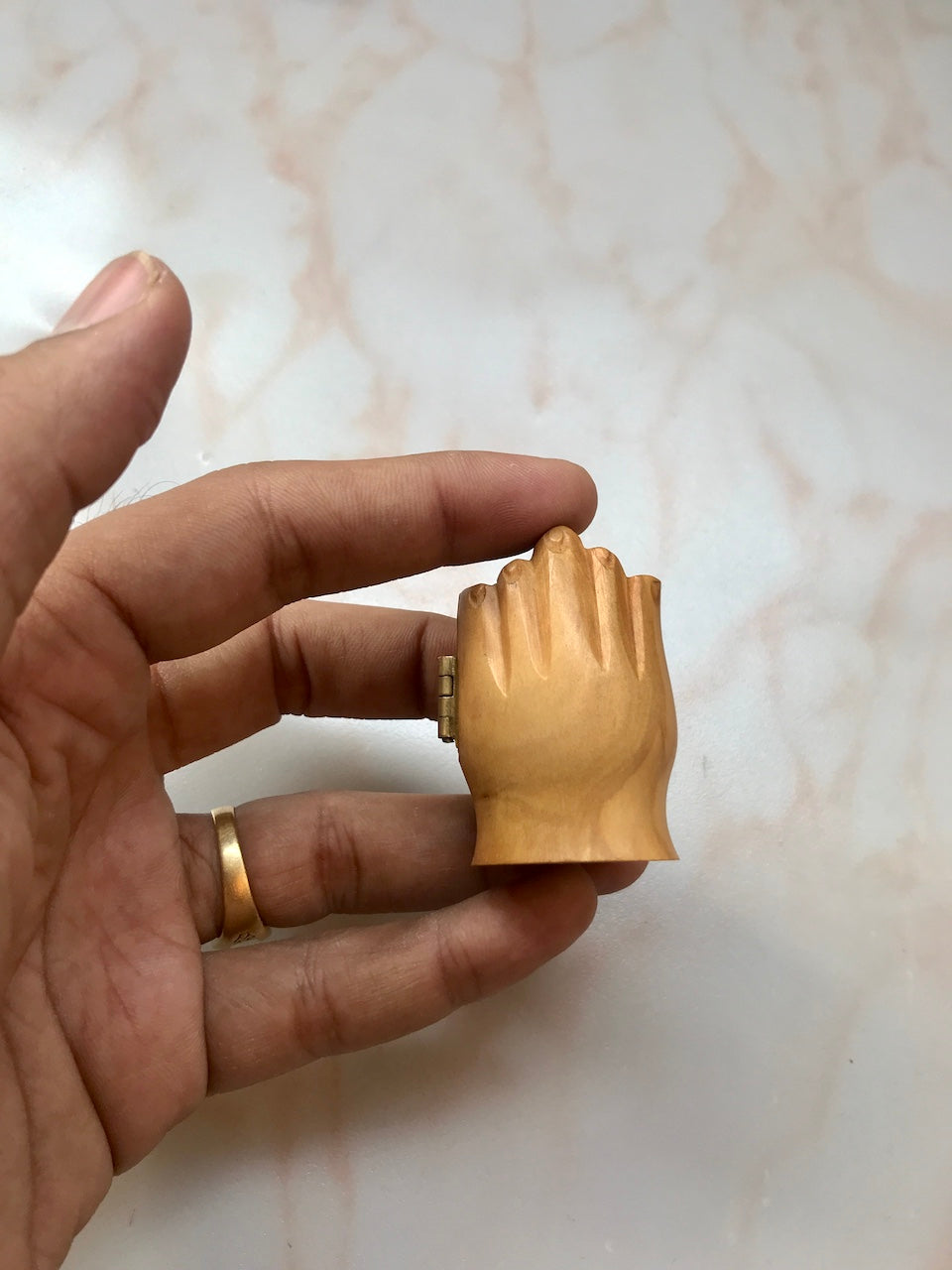 Pure Sandalwood Opening Namaste Or Palm Ganesha Laxmi - Arts99 - Online Art Gallery